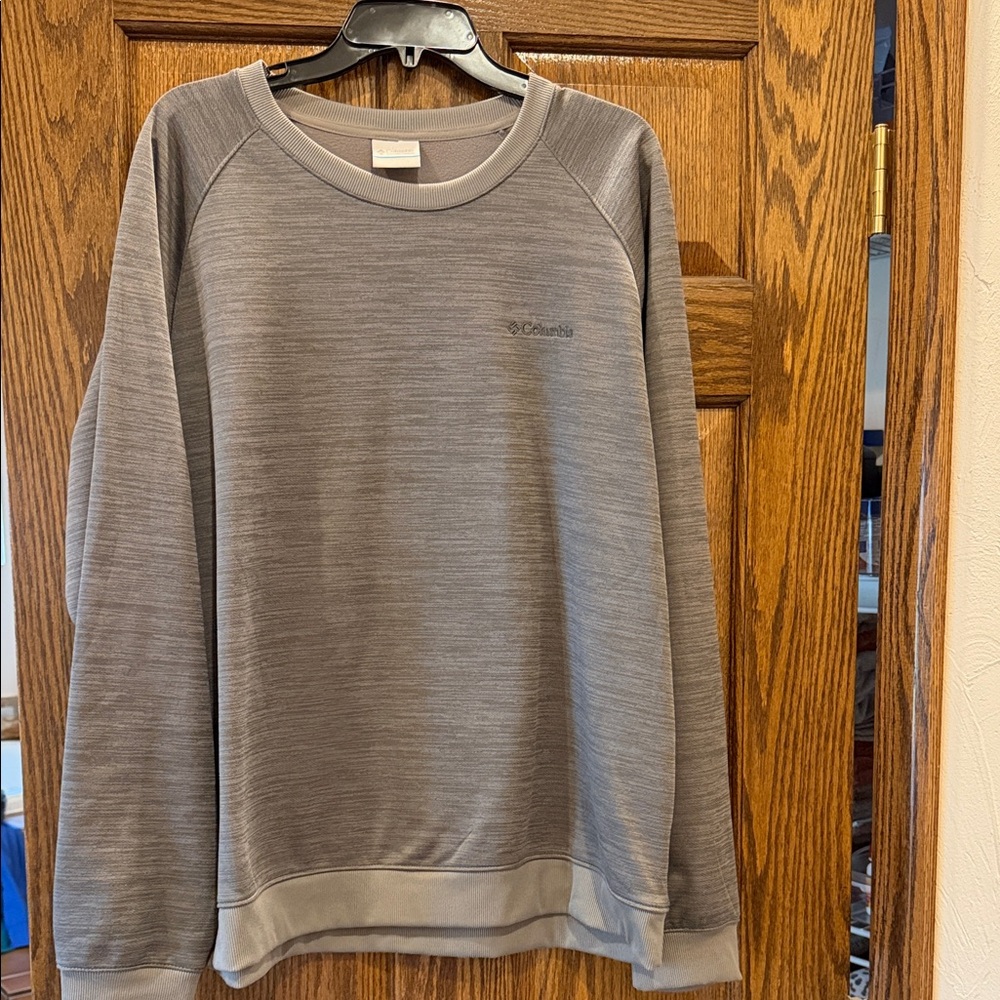 Columbia Men's Gray Crewneck Performance Pullover